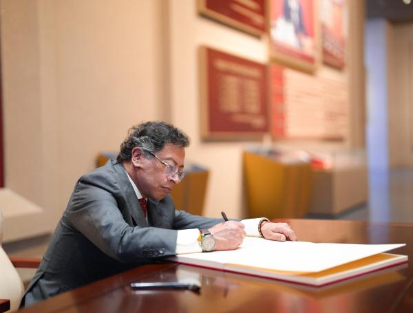 Gobierno Trump amenaza con frenar desembolsos del BID a proyectos chinos en Colombia tras acuerdos de Petro con China