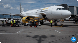 Niño es abandonado en aeropuerto por pasaporte vencido