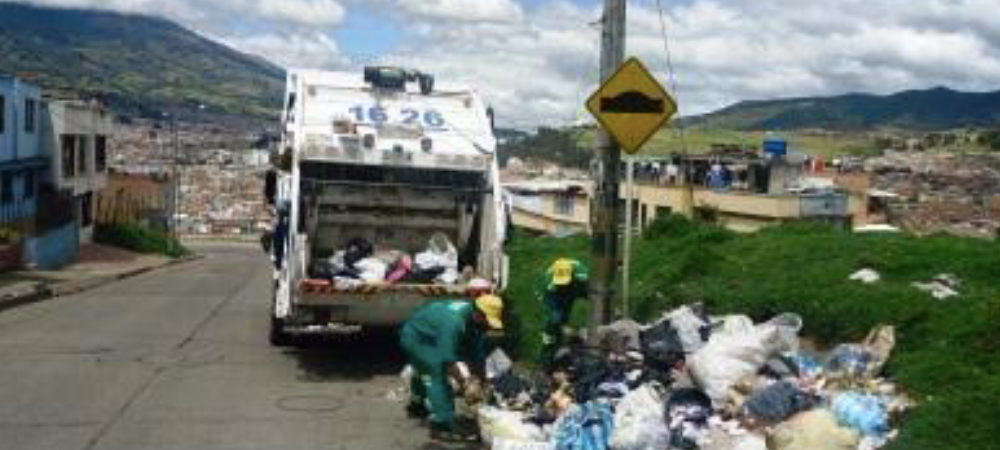 Omar Cerón cuestiona a Veolia por recolección de basuras; la empresa da su versión