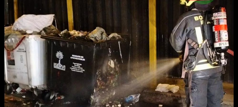 Vandalismo en Ipiales: incendian otro contenedor de basura en el centro de la ciudad