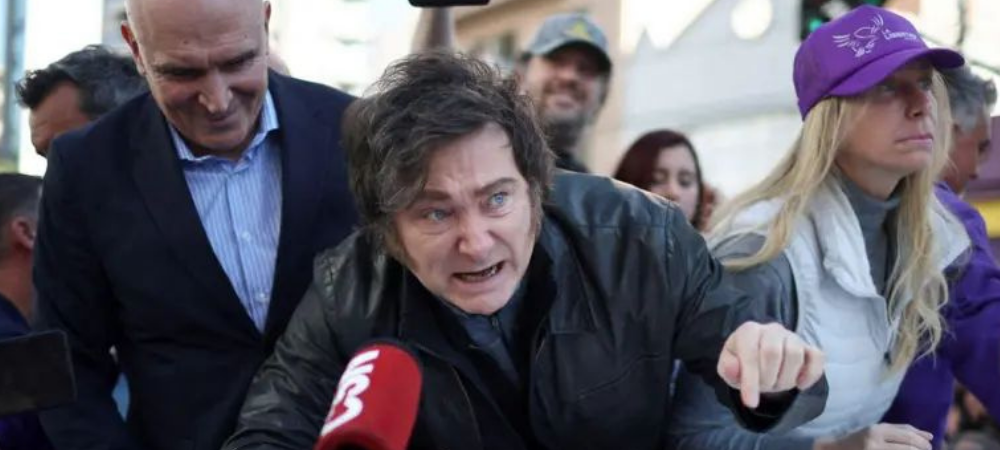 Semanas difíciles para Javier Milei: escándalo de corrupción, desplome de la confianza ciudadana y crisis política en plena campaña