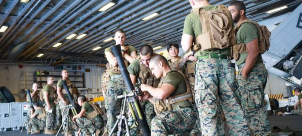 Imágenes revelan maniobras del buque USS Iwo Jima mientras se aproxima a Venezuela