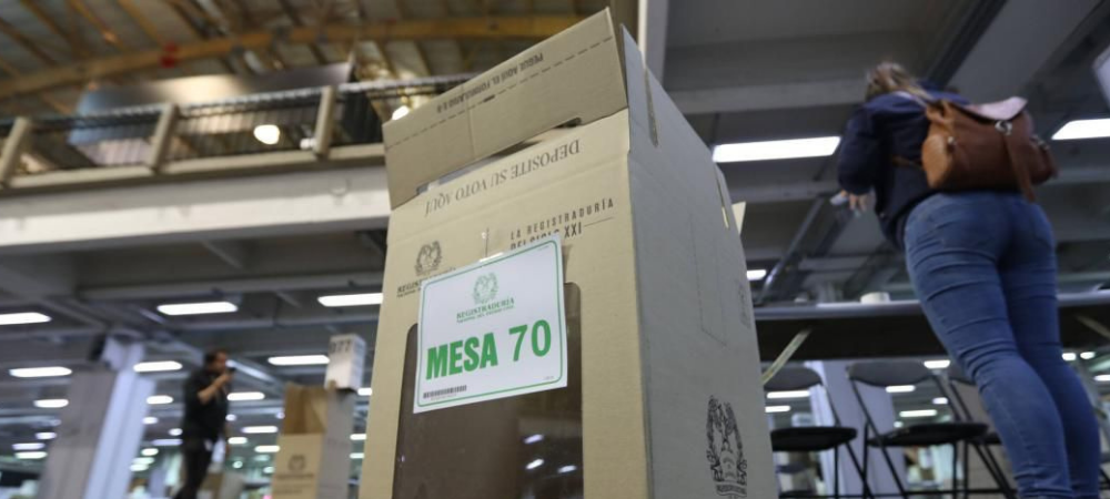 13 presidenciables del centro y la derecha exploran alianza para 2026