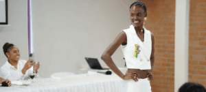 Valentina Castro recibe la Medalla Grado Comendador