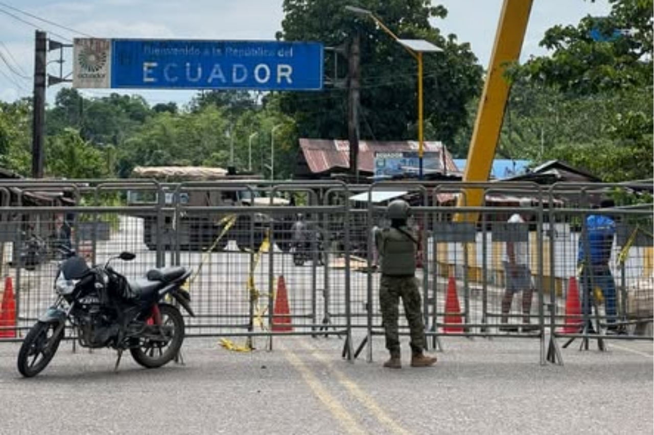 Paralizado el Puente Internacional San Miguel tras cierre fronterizo de Ecuador