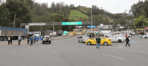 Ecuador restringe pasos fronterizos y solo permitirá tránsito por Rumichaca y Huaquillas desde el 24 de diciembre