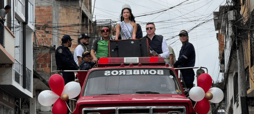 En La Unión el Carnaval continúa con desfile de carros, motos y bicicletas antiguas