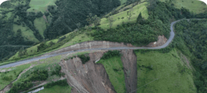 Alerta por acumulación de aguas y riesgo vial en el sector La Valvanera, La Cruz