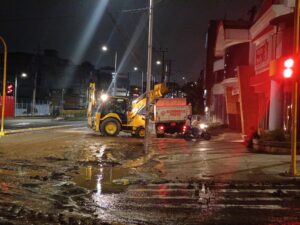 Bomberos de Pasto atienden emergencia por inundaciones en el sector de La Colina