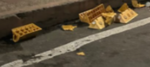 Destruyen separadores viales recién instalados en importante corredor de Pasto