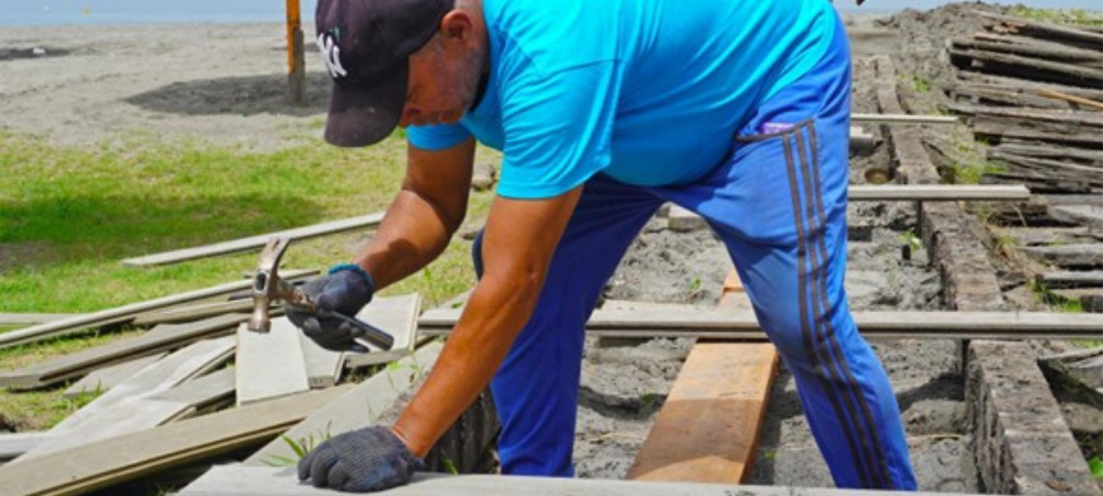 Ejecutan mantenimiento a puentes peatonales en Tumaco