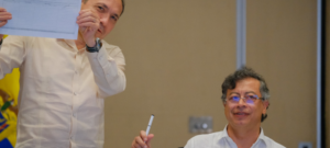 Petro respalda iniciativa ciudadana para profundizar la democracia