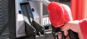 Precio de la gasolina baja $500 por galón en Pasto