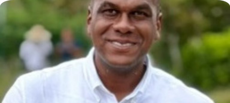 Instalan nuevas luminarias para mejorar condiciones en espacios públicos