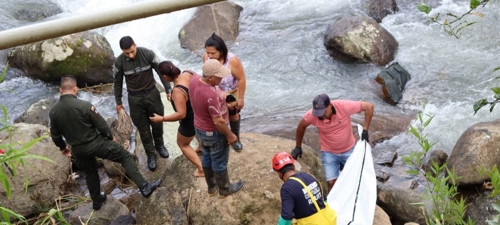 Autoridades investigan muerte de adolescente encontrada en zona rural de Ricaurte