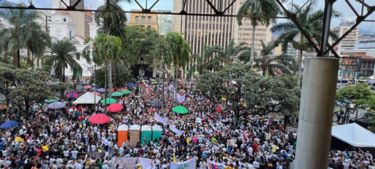 Iván Cepeda regresa a Medellín para reivindicar la memoria y las causas sociales en el "Parque de la Resistencia"