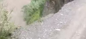 Comunidad advierte riesgo por socavación del río en carretera que conecta con Pasto