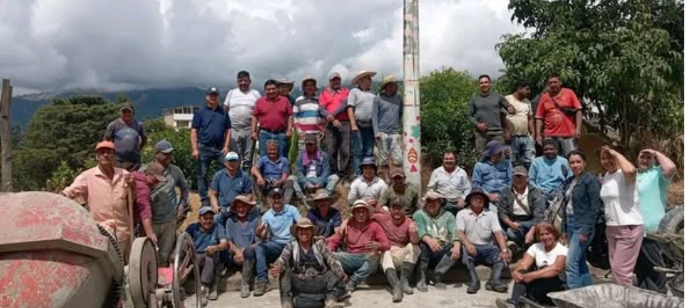 Habitantes del municipio de La Cruz celebran la entrega de un nuevo corredor vial estratégico